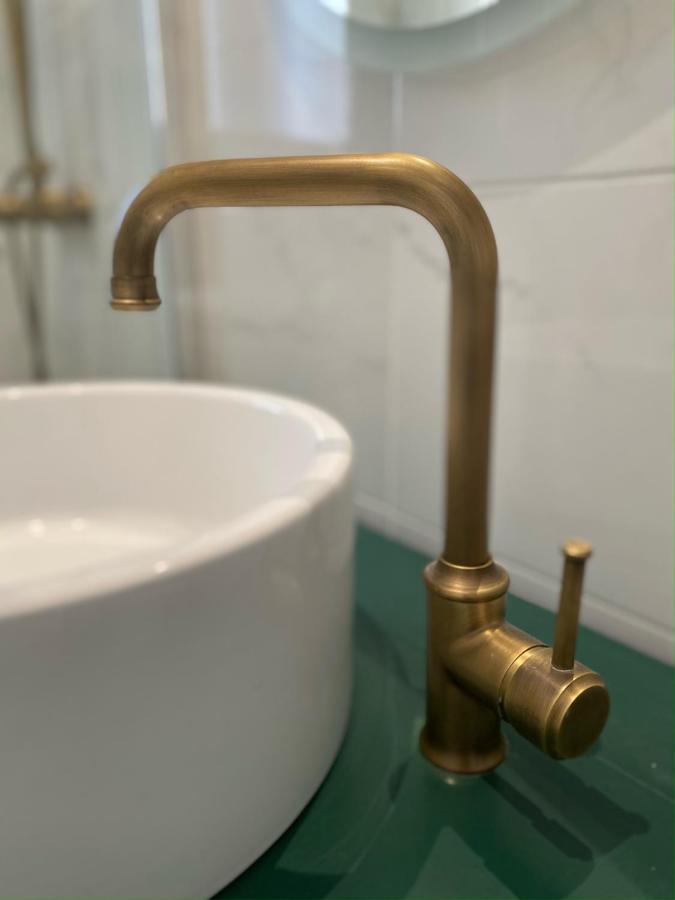 La Suite Dandy - Beau T2 -Terrasse, Parking Gratuit, Climatisation Bagnères-de-Bigorre Eksteriør billede